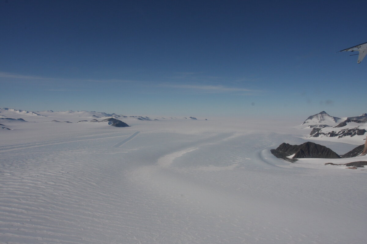 Into-wind blue-ice runway surveyed at Union Glacier